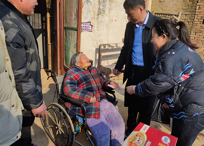 新春送暖，麗星機械踐行社會責任，點亮困難家庭的生活