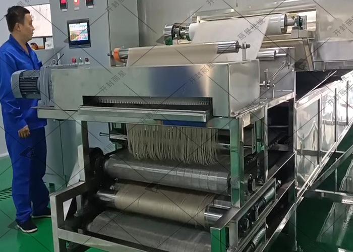 麗星日產5噸的自動粉條設備甘肅客戶加工試機現場